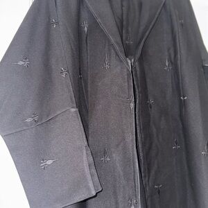 Black Embroidered Abaya with veil
Perfect for umrah